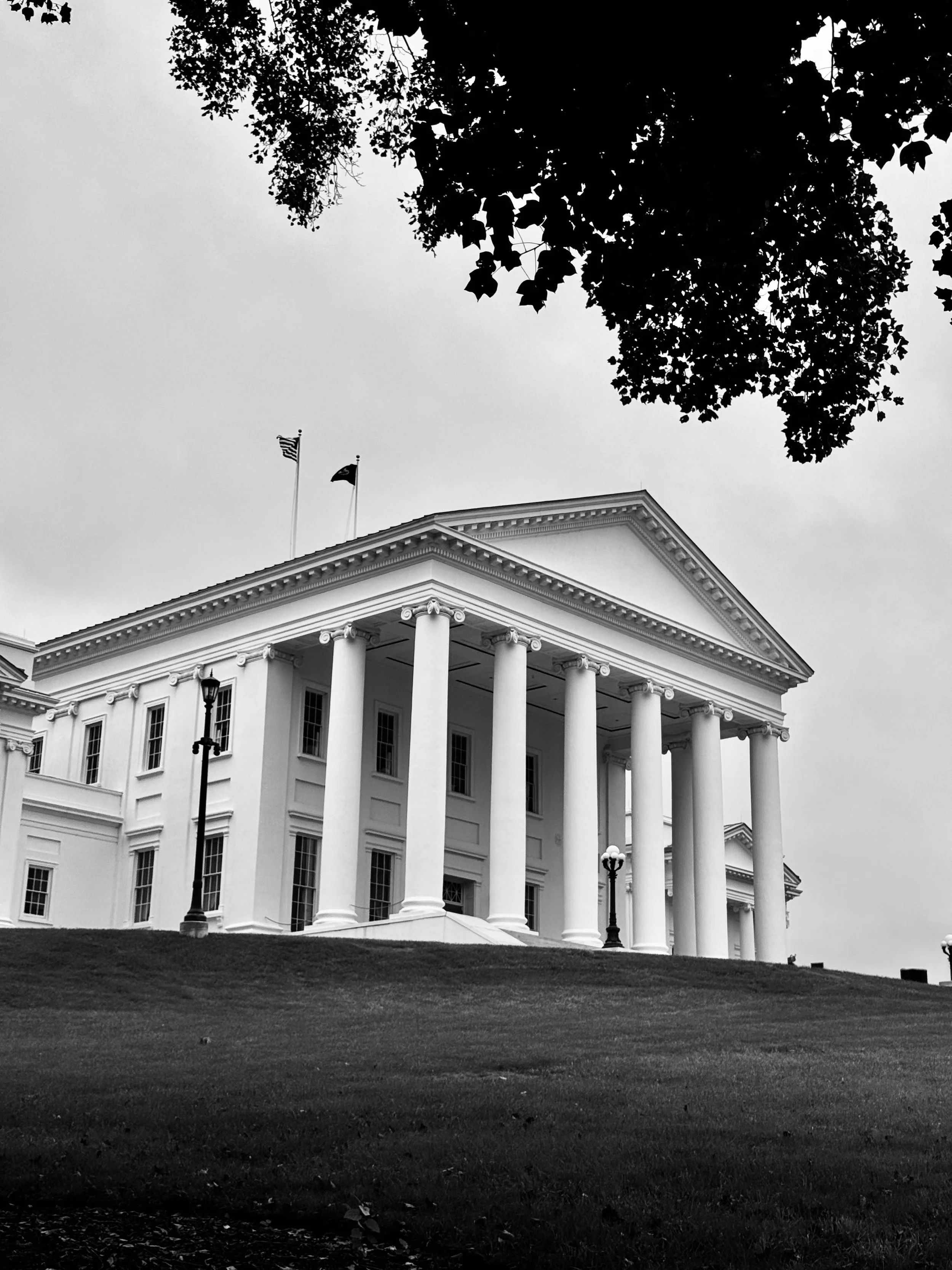 In a late-in-session move, a bill to raise the medical malpractice cap