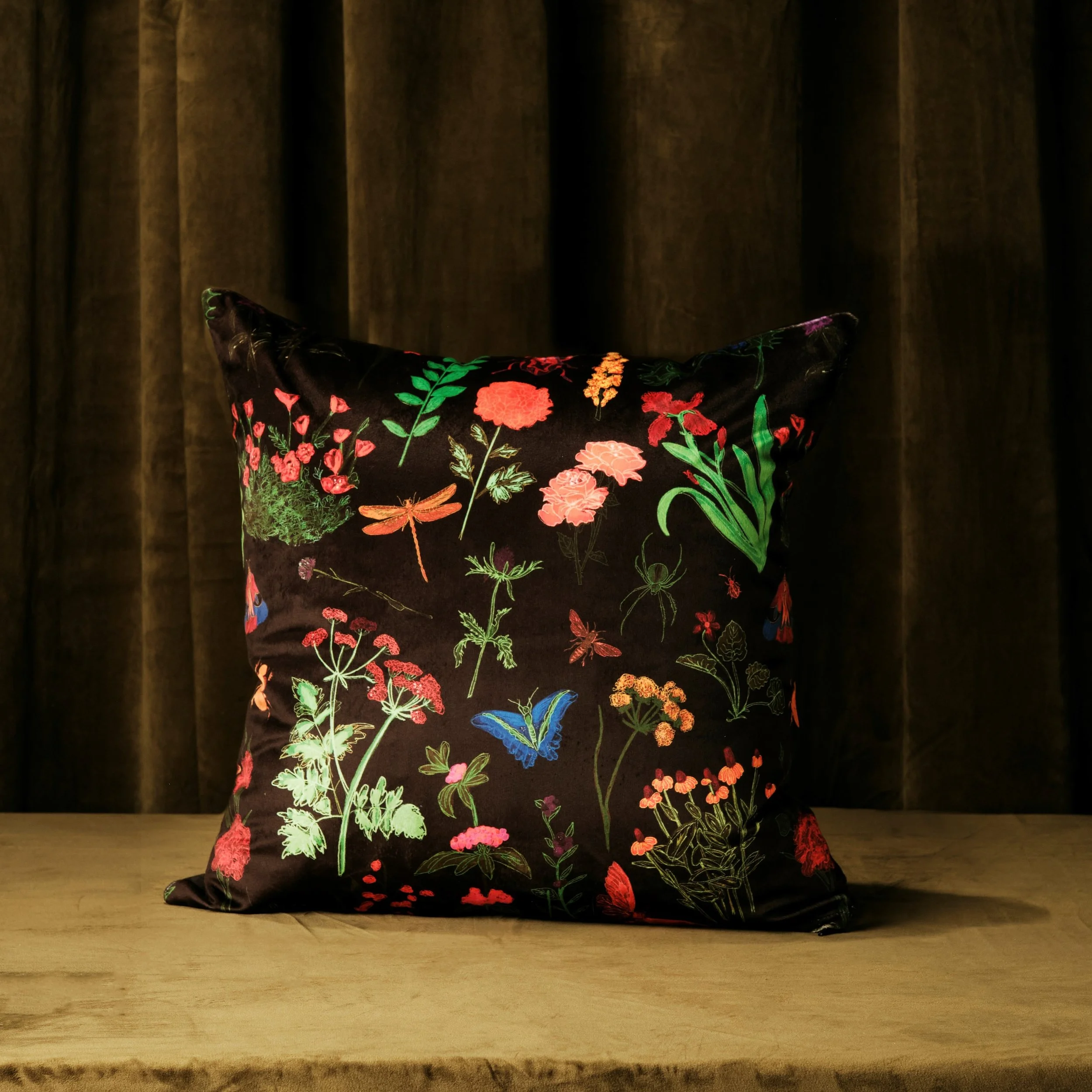 cushion without fringe landscape (2).jpg