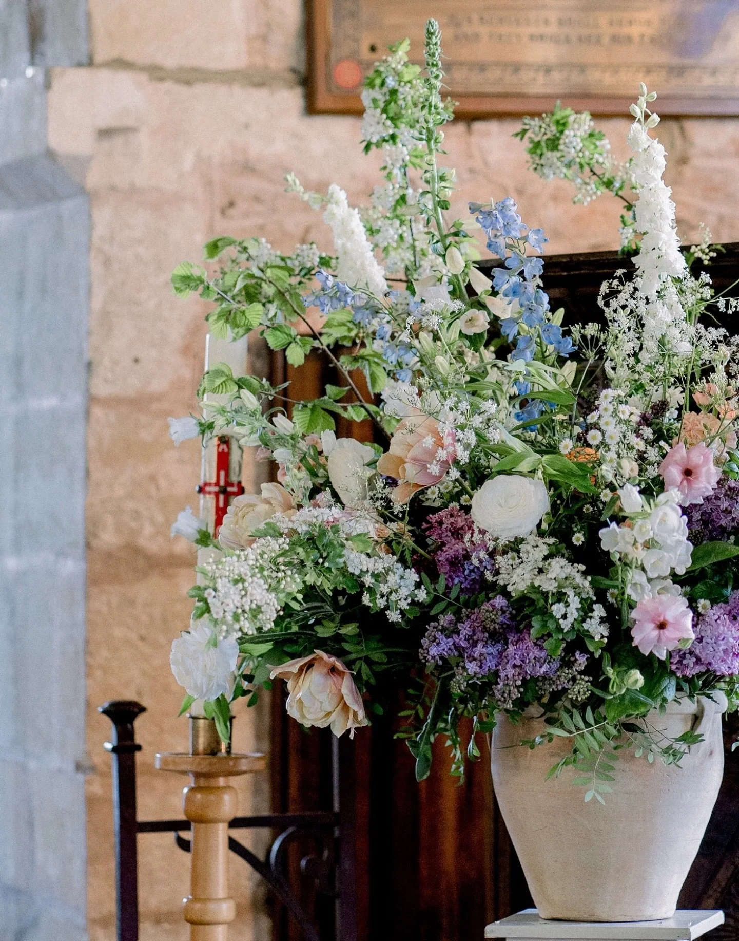 Muted spring beauties for a local church wedding last year. #springflowers #easterflowers #churchflowers #lilac #springblooms #springwedding #easterwedding #churchwedding #bristolweddingflorist #somersetweddingflorist
