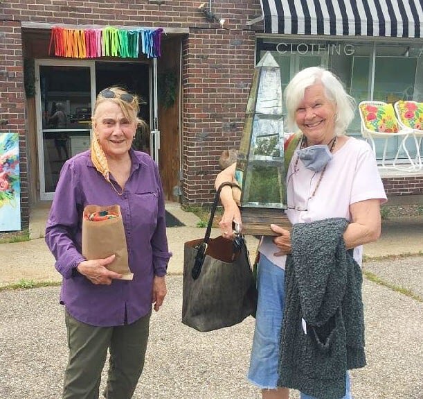 Our favorite bargain shoppers look pretty happy with their finds! Come visit us Thursdays-Sundays 11-4 at either location. &nbsp;#shoplocal #seacoastnh