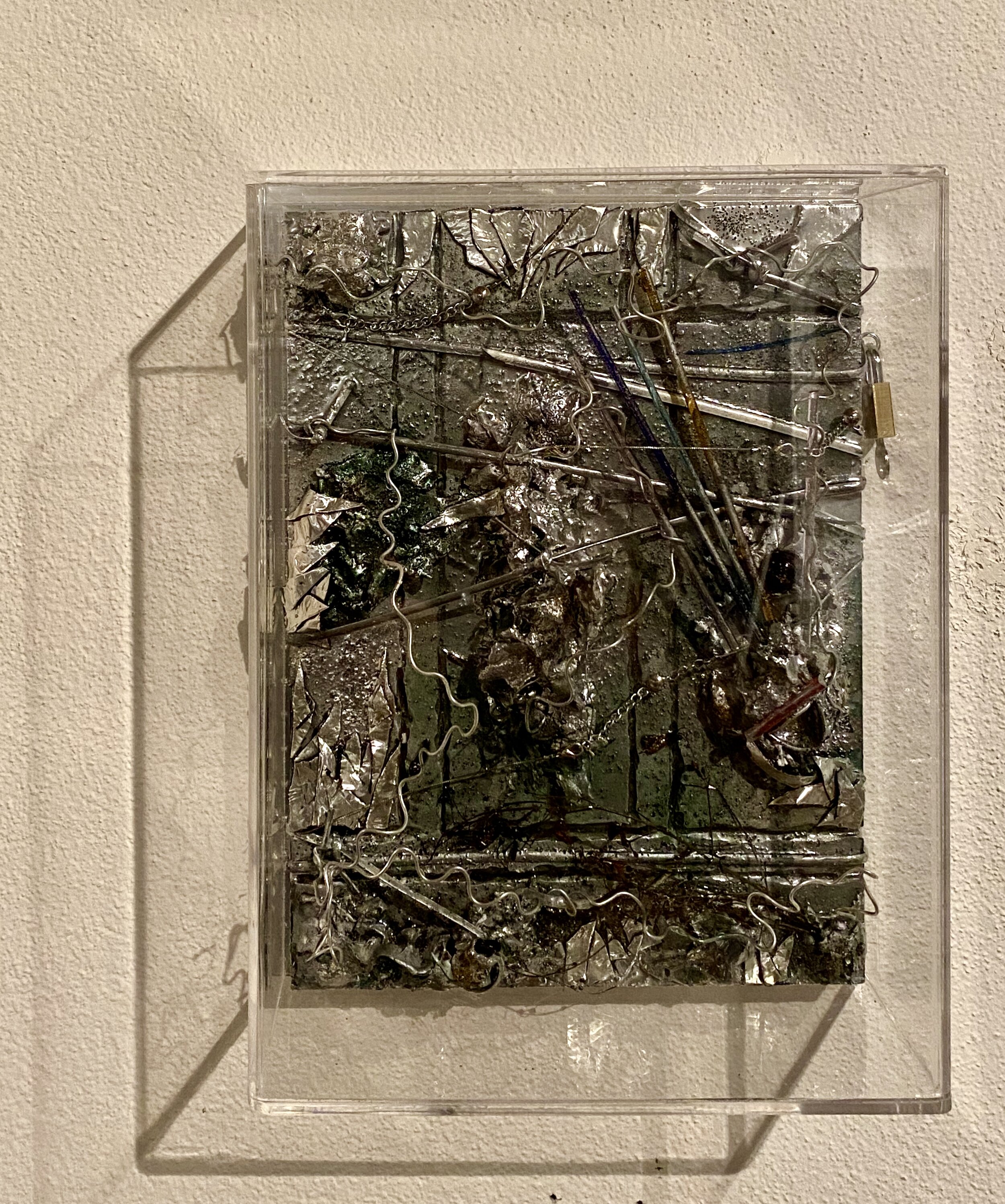 Tinamaria Marongiu | "Box-Es n.1124 (chained)" (Italy)