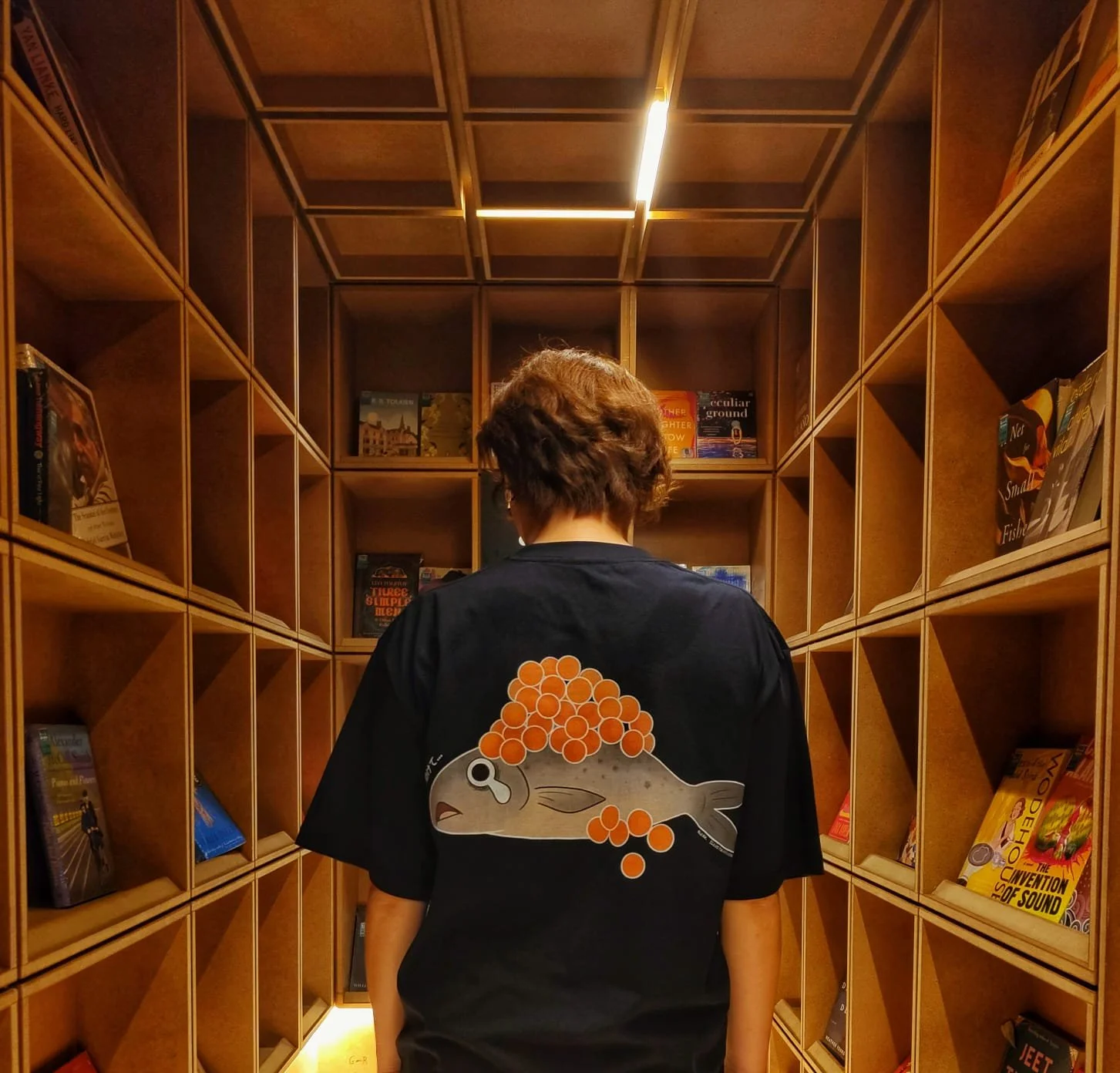 "イクラはいくら？" (Ikura wa Ikura?) salmon shirt