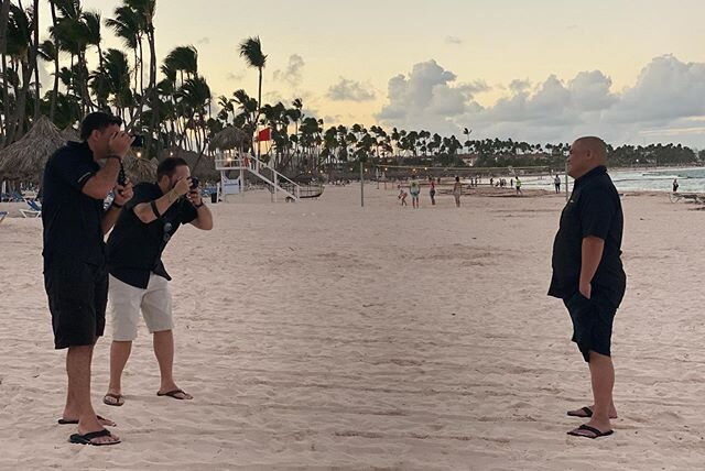 🙏 thanks to @michaelsagesounds and @nykevanwyk for helping out with some quick shots 📸 with some of the @kunjancollective talent selects in #puntacana #dominicanrepublic ... #weruntheworldfemaledjagency #kunjancollective #djagency 🌞 🏝 🎧 🎻 🎺 🕺