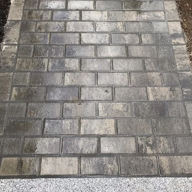 Before and after on this New Hollandstone brick walkway!
_____________________________________________________________
#landscapedesign #portland #maine #hardscape #paver #portlandmaine #southportlandmaine #portlandphotographer #portlandfoodtrucks #c