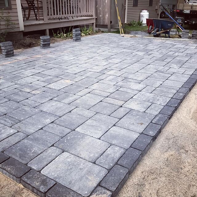 Progress on this 400sqft Grand Baxter Paver install, with a Charcoal Eastern Bay border

_____________________________________________________________
#landscapedesign #portland #maine #hardscape #paver #portlandmaine #southportlandmaine #portlandpho
