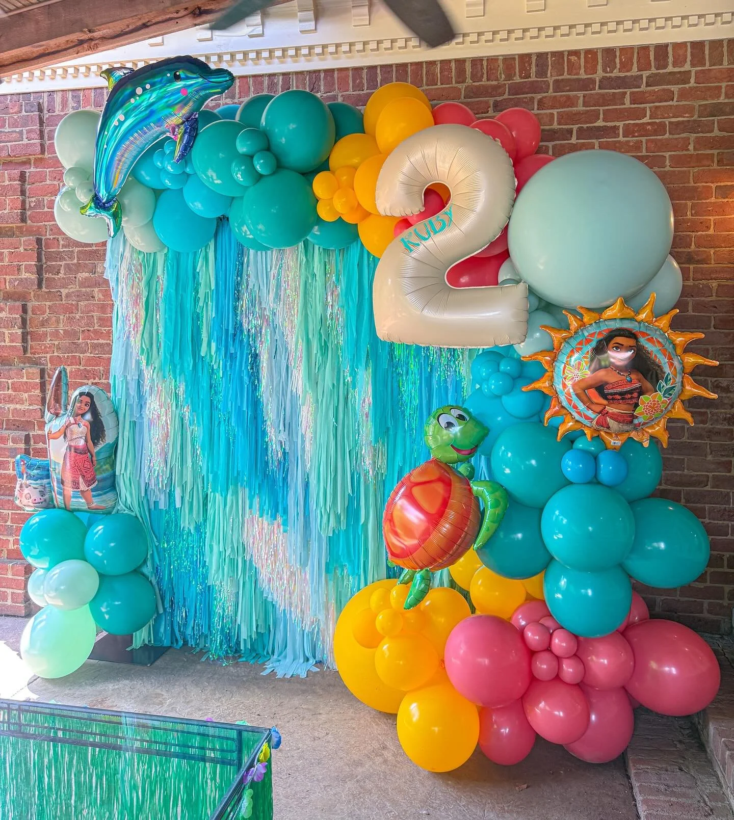 🎶What can I say except &ldquo;you&rsquo;re welcome!&rdquo;🎶 We love a Moana themed party but especially with a dreamy ocean streamer wall! 🍍🌺🌊🏄 #popculturememphis @stream__weaver