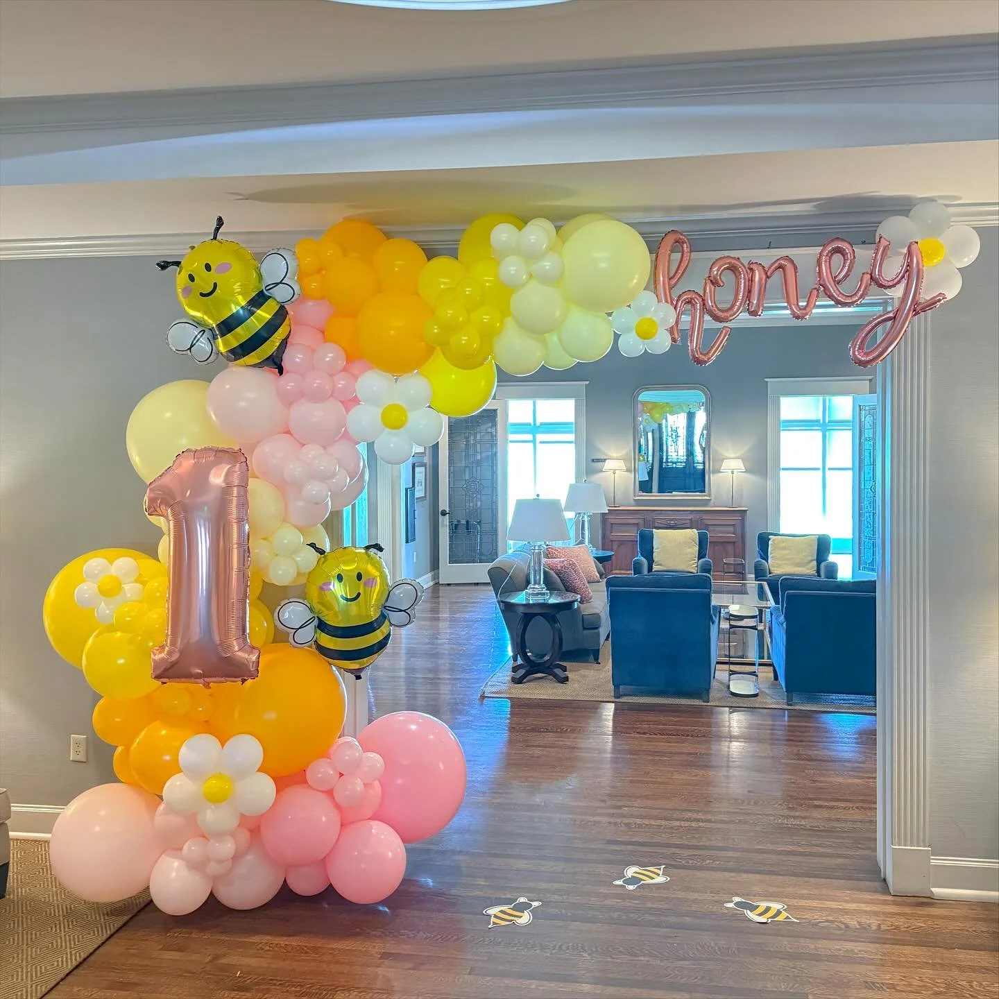 🐝 Honey is 1! 🍯 @shindigsbysheril made this party the Bee&rsquo;s knees! 🐝 #popculturememphis