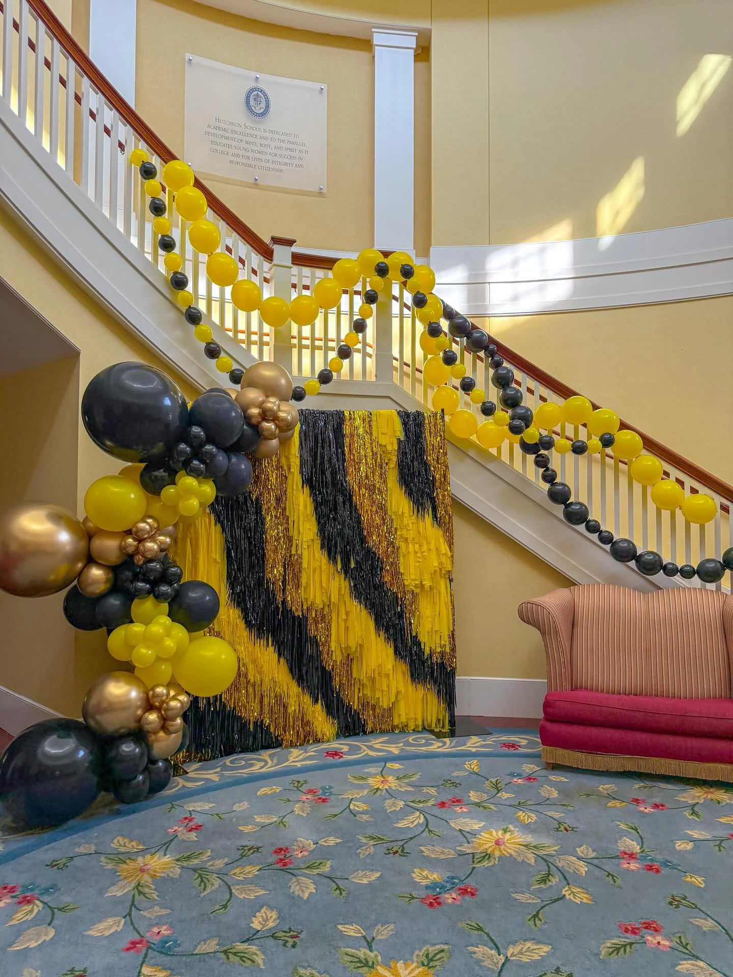 🐝 Hey @hutchisonschool Queen bees! Tomorrow is black and gold day and we want you to tag us in your photos! 🐝 #popculturememphis