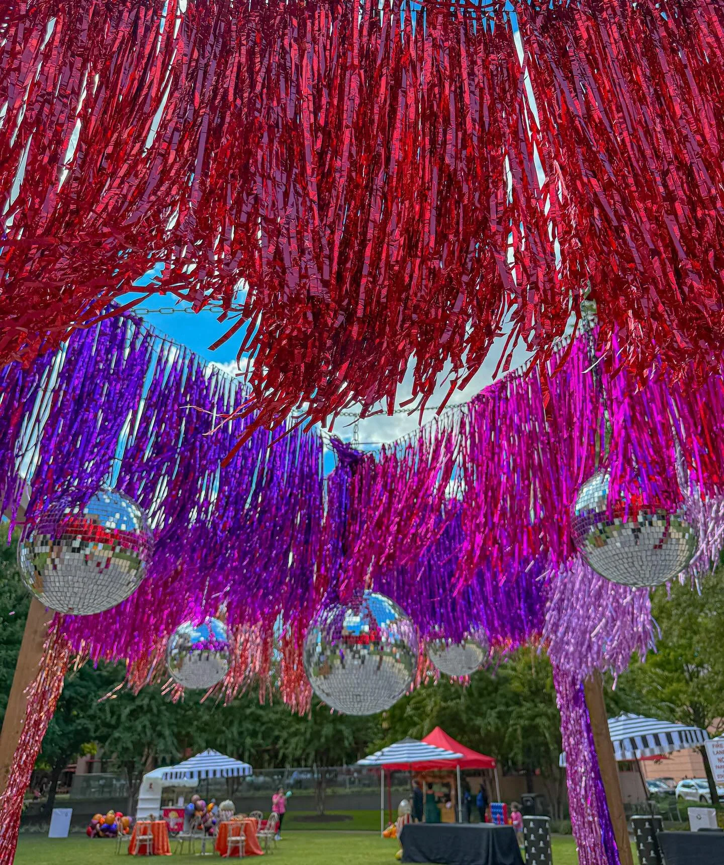 ❤️🩷💜🧡 Another moment for these streamers at the @stjude Fall Fest! 🍁🍁🍁 @stream__weaver #popculturememphis