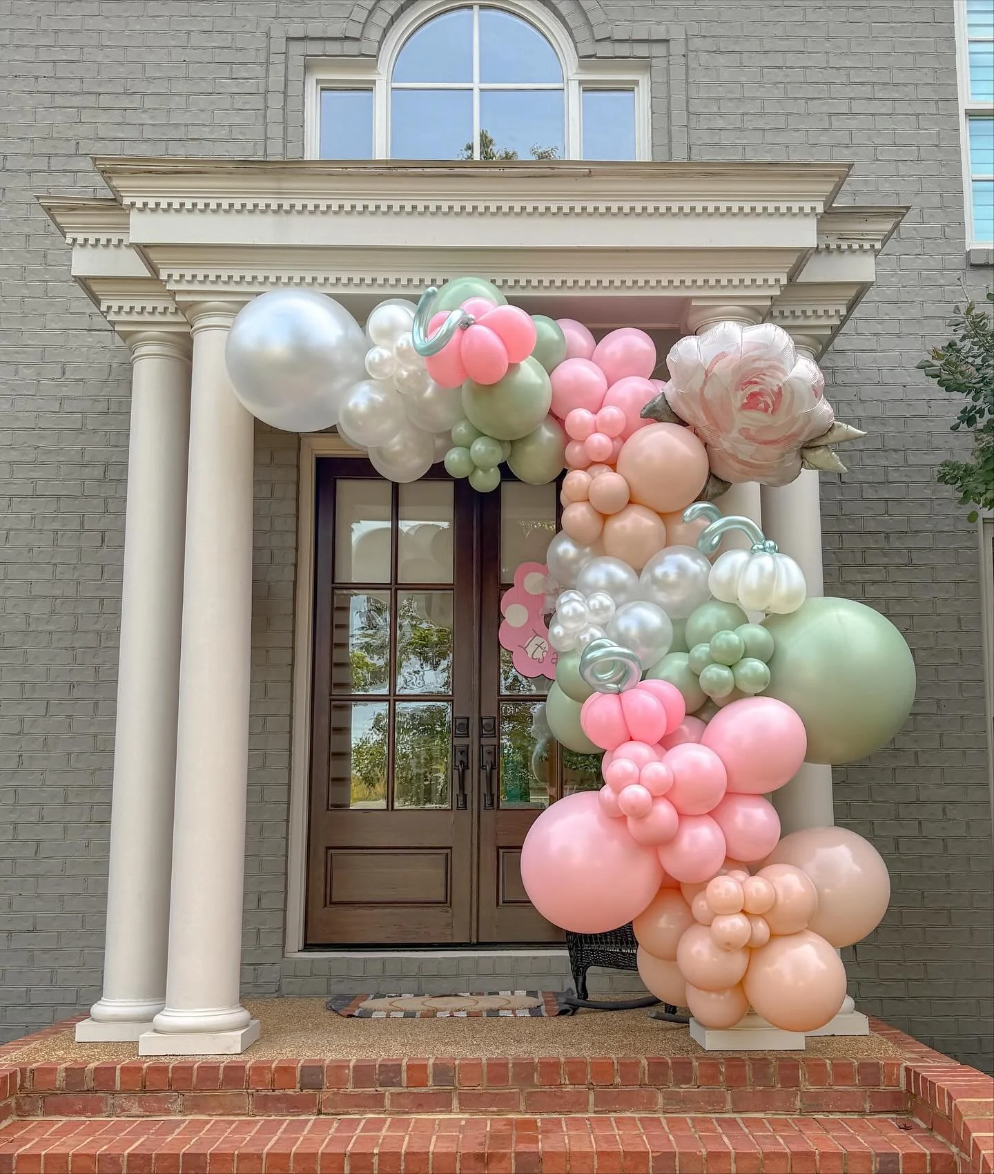 A little pumpkin is on the way! 🤍 #popculturememphis