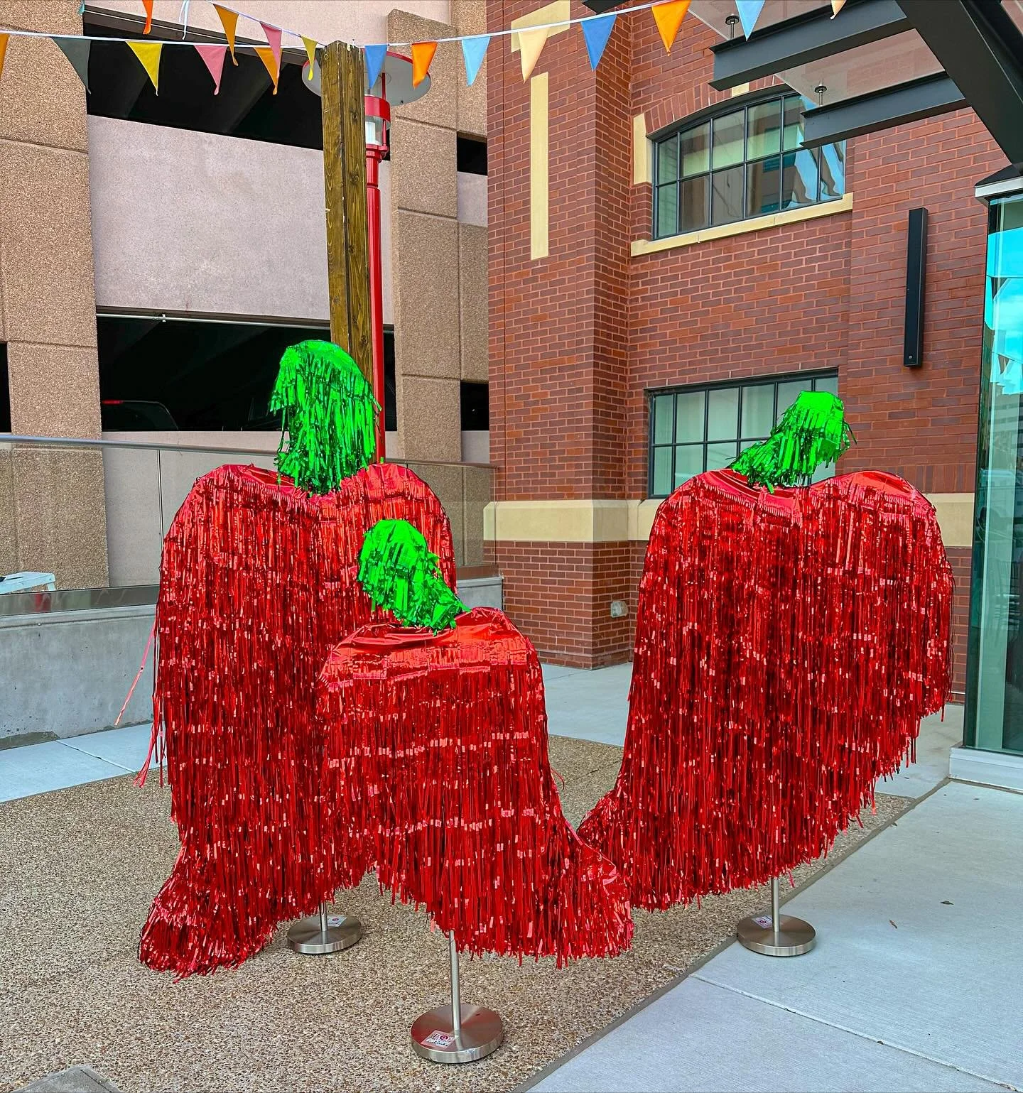 🌶️ When @chilis needs chilis. @stream__weaver gonna make it extra spicy. 🌶️ #popculturememphis @stjude