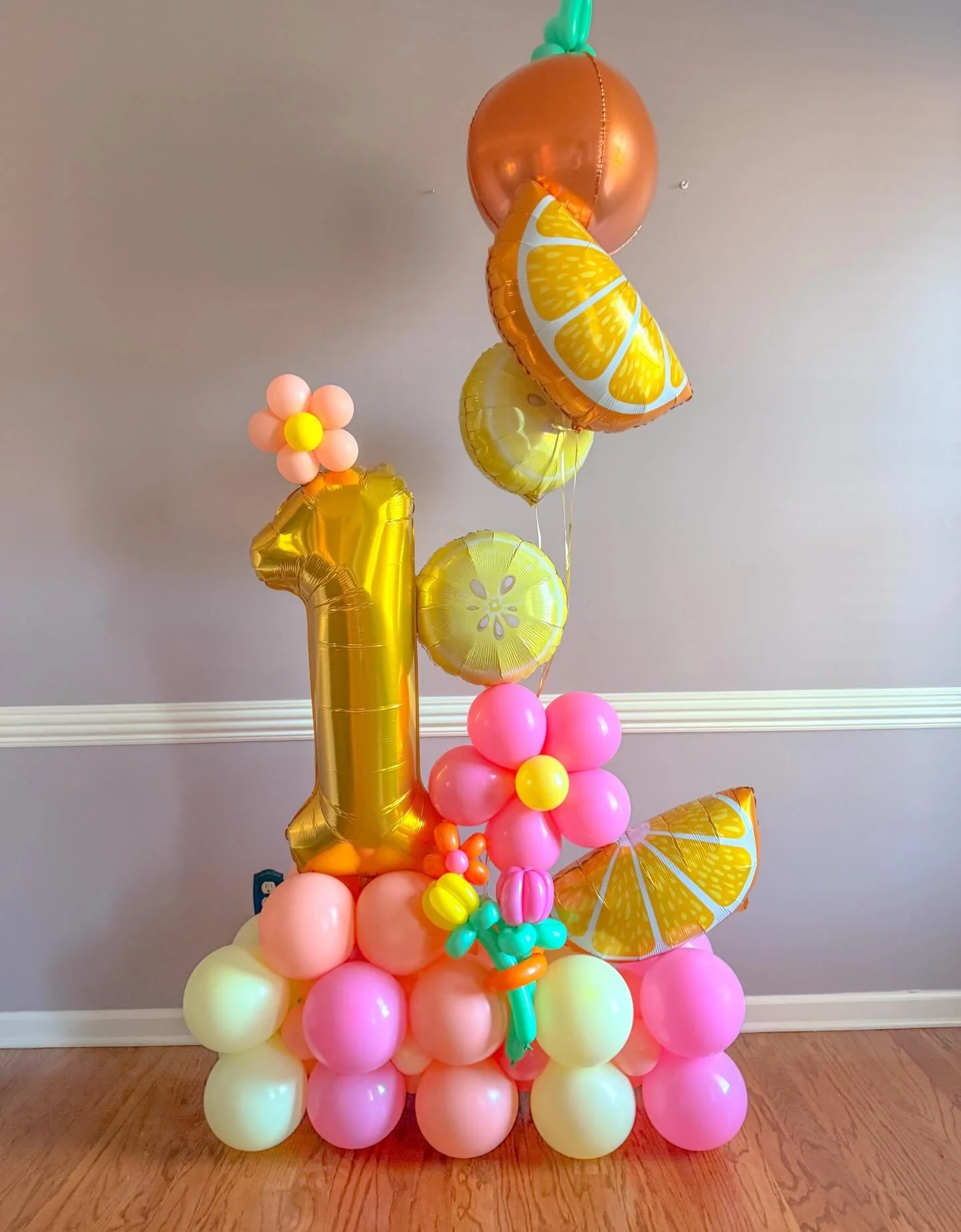 Fruit and flowers for this cutie marquee 🍊🌸🍋💐 #popculturememphis