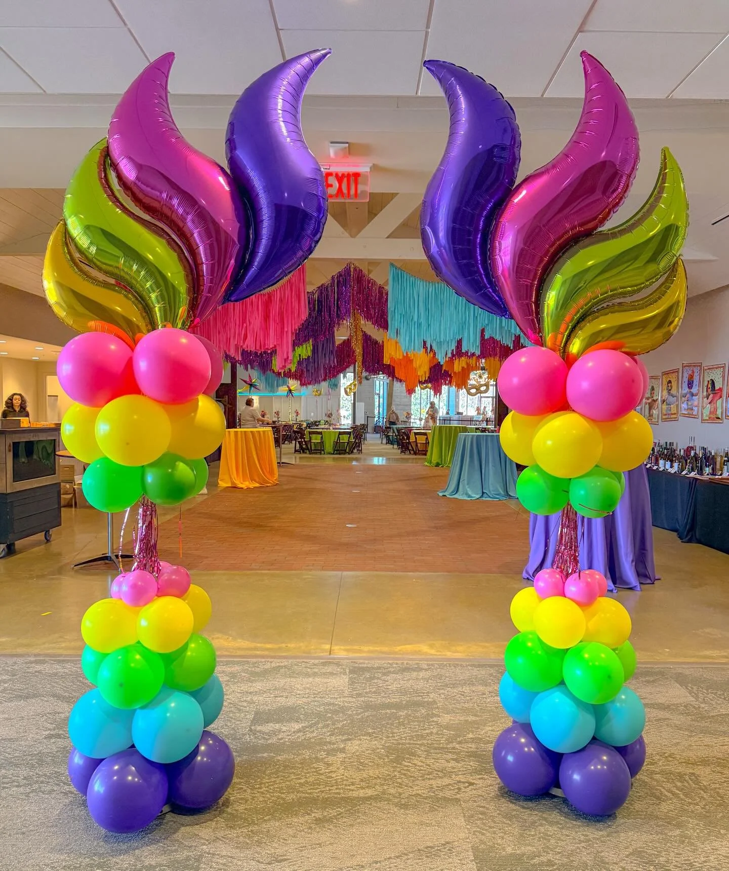 🩷 Columns can be fun too! These Carnivale inspired columns were the perfect entrance bookends for @bodineschool Bash! #popculturememphis