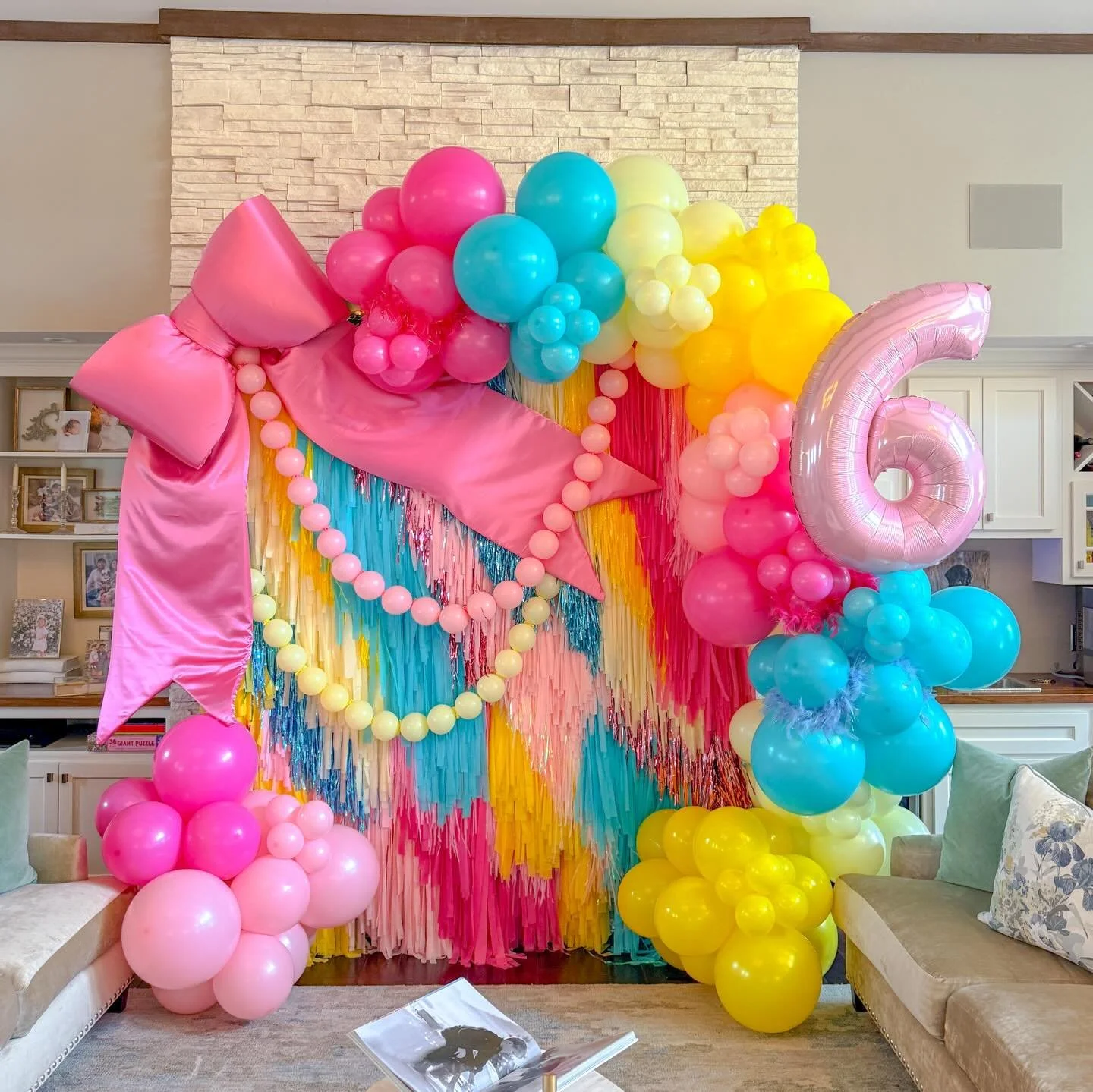 🩷💛 Fancy Nancy in the house! We love it when we get to do a theme we&rsquo;ve never done before! 👠🌸👒👑👛💅 @stream__weaver @bellabaxterevents