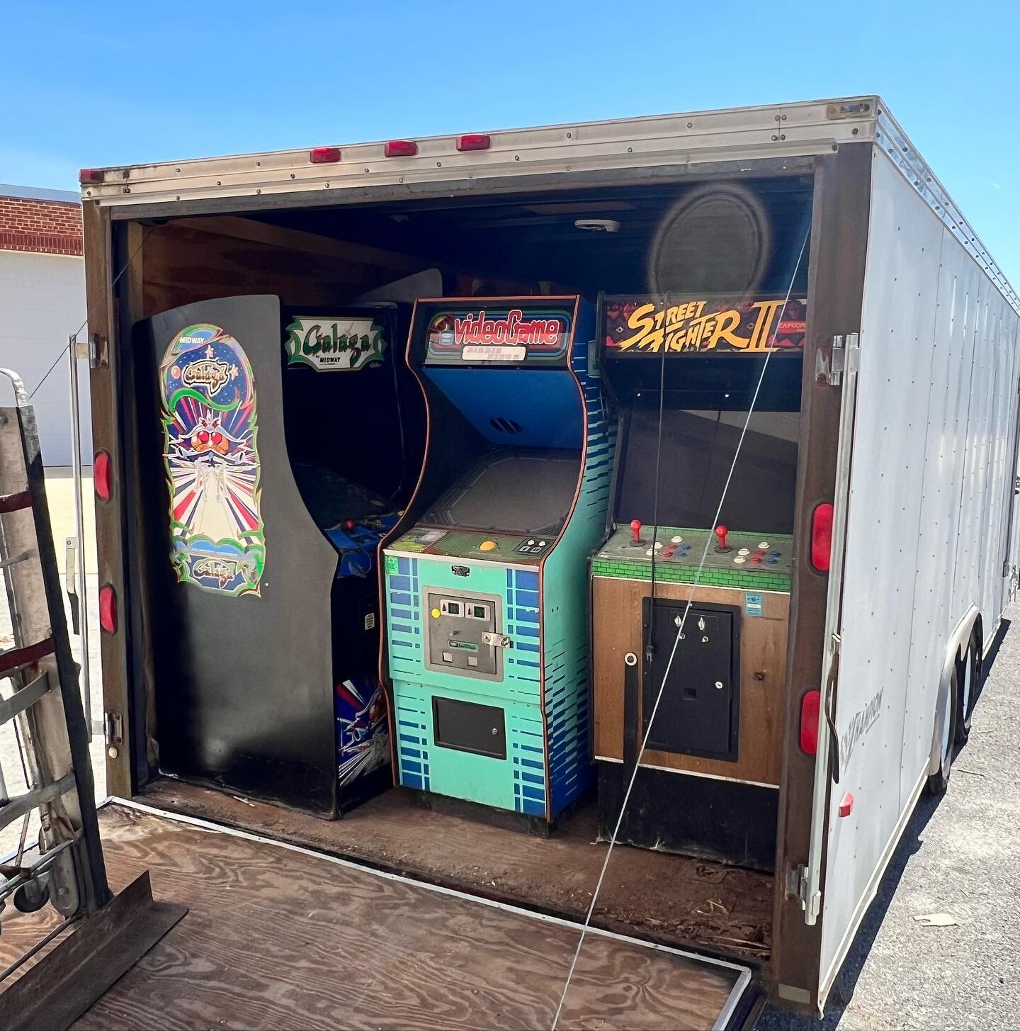 Our March Auction is OPEN FOR BIDDING and we&rsquo;ve still got more coming in 🤩 - link in bio to register and bid! 
.
#arcade #vintageadvertising #pinball #gameroom #onlineauctionhouse #jaybirdauctions