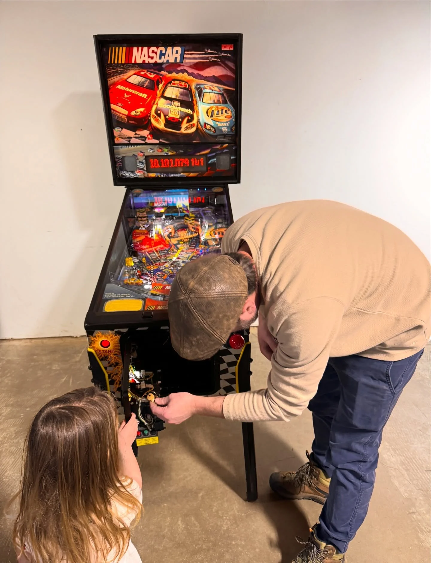 It&rsquo;s a family affair 😊 100+ items have just been added to our current auction. Including this Stern NASCAR Pinball - Lot #117. 

www.jaybirdauctions.com
