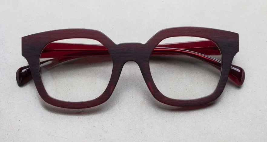 Miyake 009 Grenat.jpg