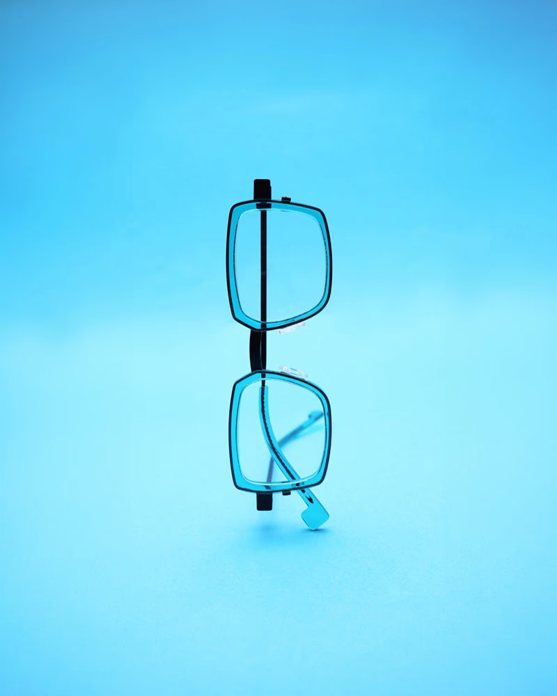 Como C303 012 Black Metal and Blue Translucent Acetate (3).png