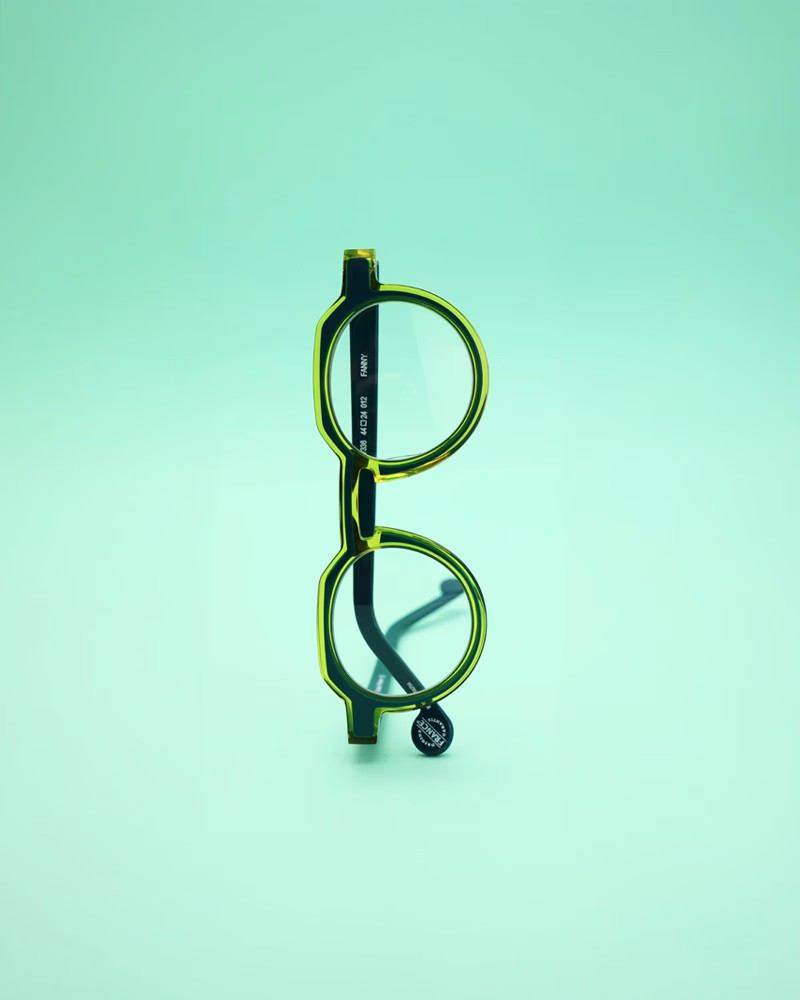 Fanny V336 012 Green and Translucent Yellow (3).png