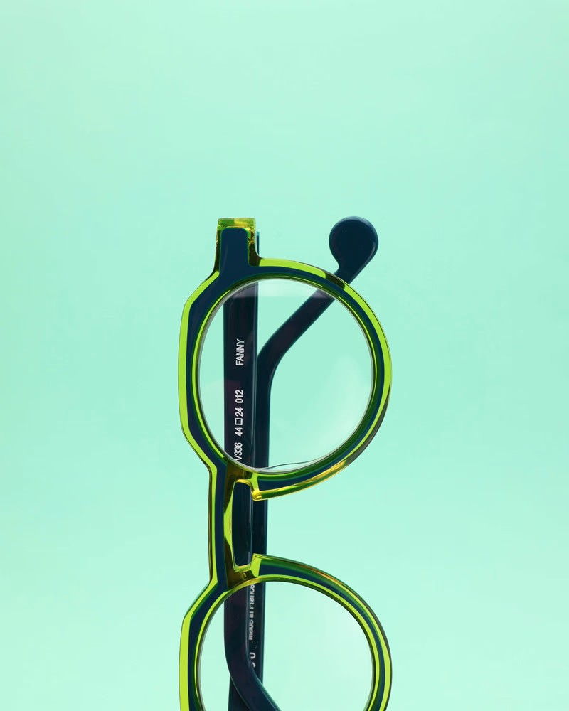 Fanny V336 012 Green and Translucent Yellow (2).png