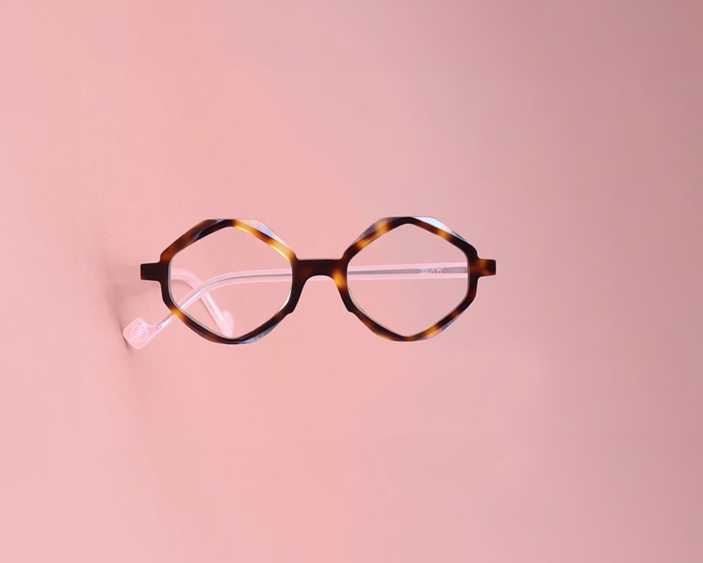 Iol+V120+133+Tortoise+and+Pink+%283%29.png
