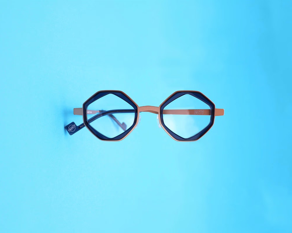 Combi+C209+008+Gold+Metal+and+Blue+Translucent+Acetate+%283%29.png