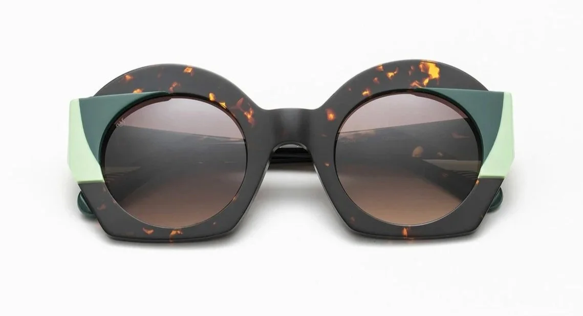 Woodys Lark in 02 Tortoise & Green