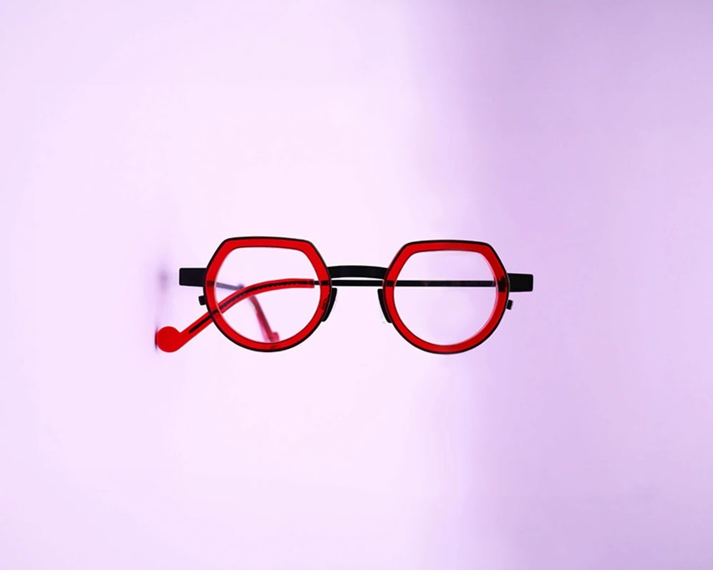 Como+C301+003+Black+Metal+and+Red+Translucent+Acetate+%283%29.png