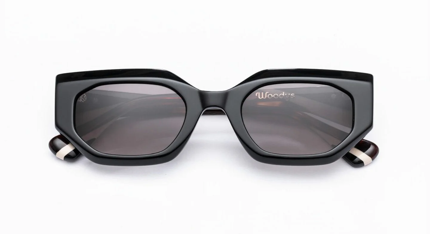Woodys Jasper in 01 Black & Tortoise