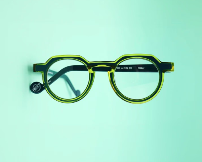 Fanny+V336+012+Green+and+Translucent+Yellow+%283%29.png
