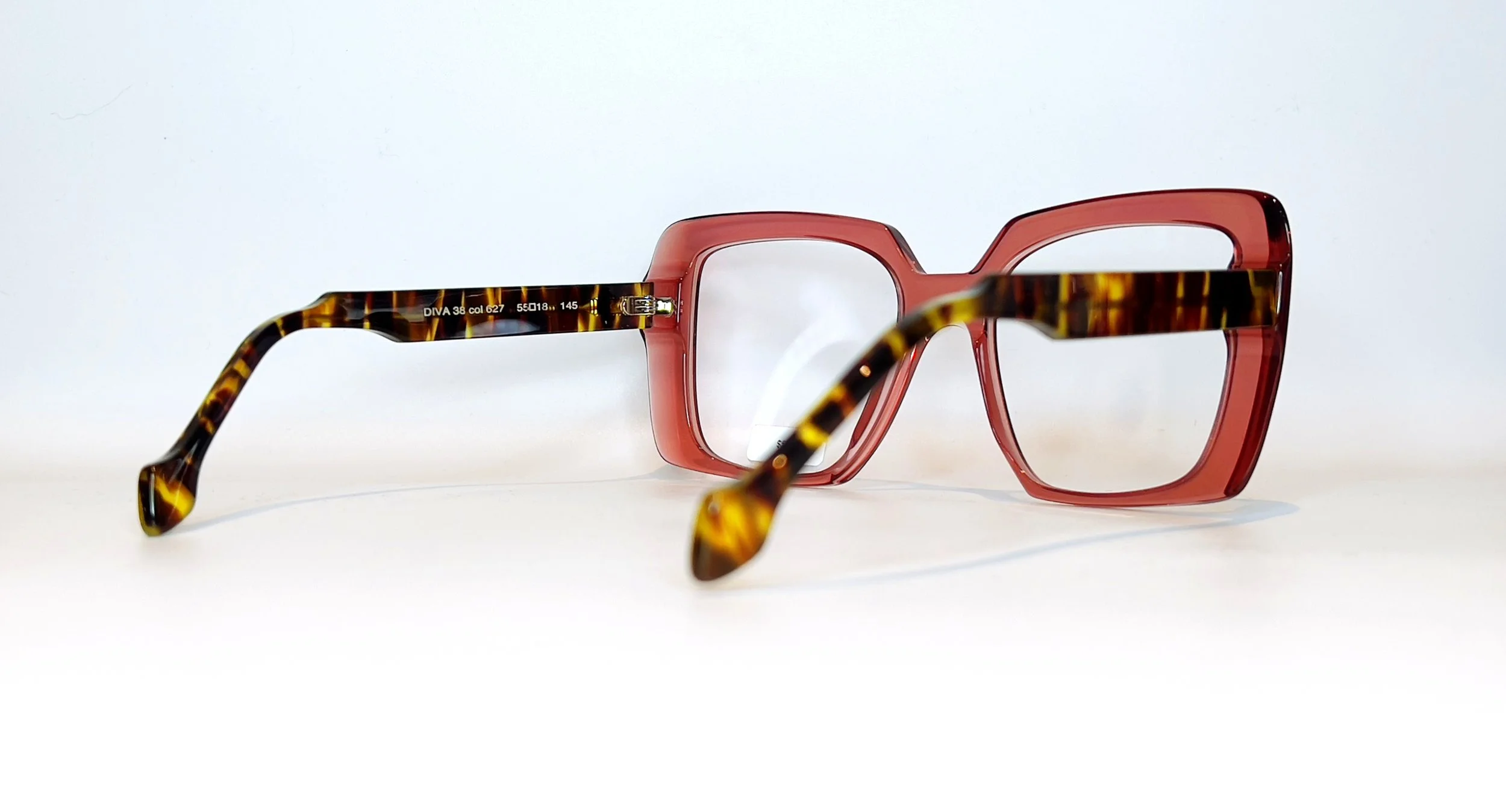 PLM Diva 38 -- 4.JPG