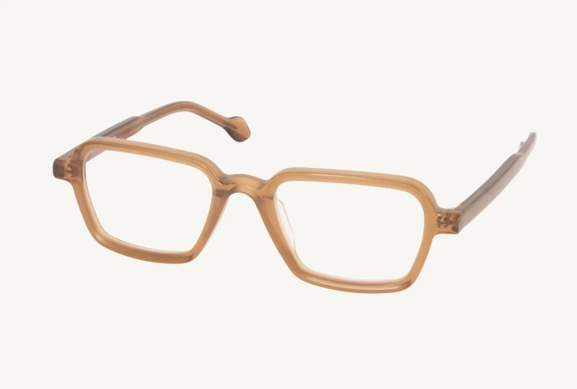 Komoredi Bryn in Hazel Brown