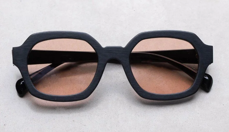 Enoshima 002 Sun Noir.jpg