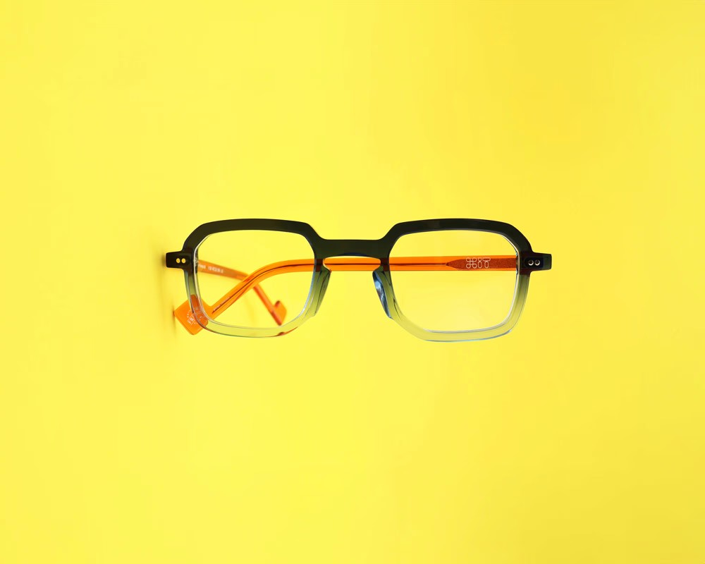 Iol+V126+008+Blue+and+Orange+Gradient+%283%29.png