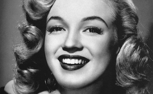 1024px-Portrait_of_young_Marilyn_Monroe,_black_and_white.jpg