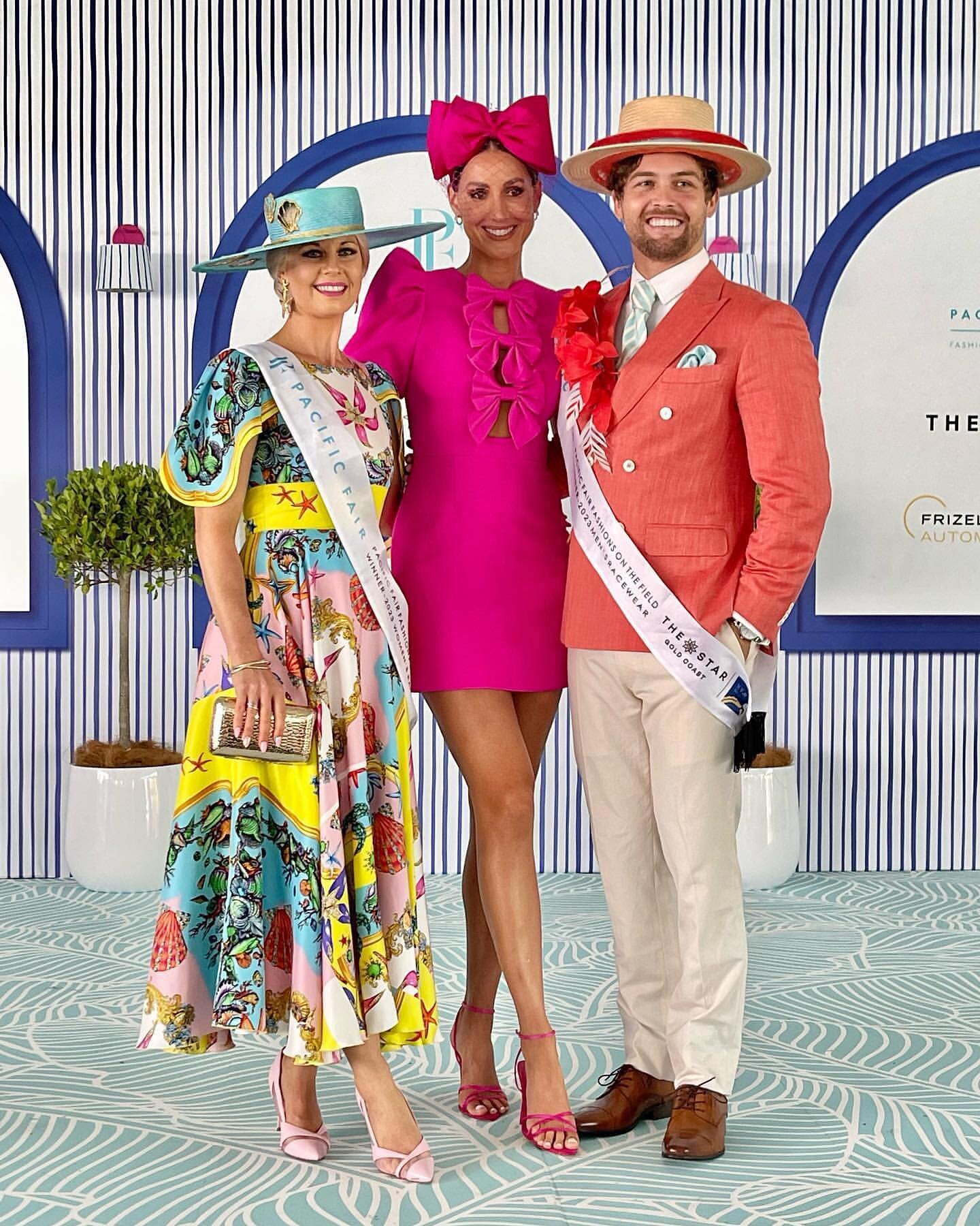 #repost @getracy 
Congratulations to the @pacificfair Fashions on the Field winners today at @magicmillions 🥰🥰🥰
@kymberleecockrem 
@iamaaronshaw 
Magic Millions Ambassador @lauradundovic 
Great outfits!! 👏👏👏👏
#getracy #outfitinspiration  #summ