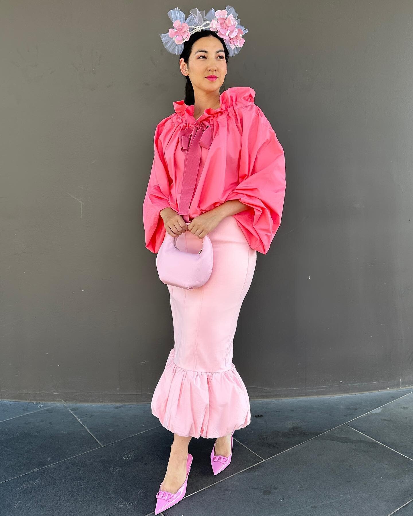 Super Saturday 💕 
📸 @psikari 

#ootd #personalstyle #racewear #racingstyle #racingfashion #fotf #fashionstakes #autumnracing #millinery #milliner #headpiece