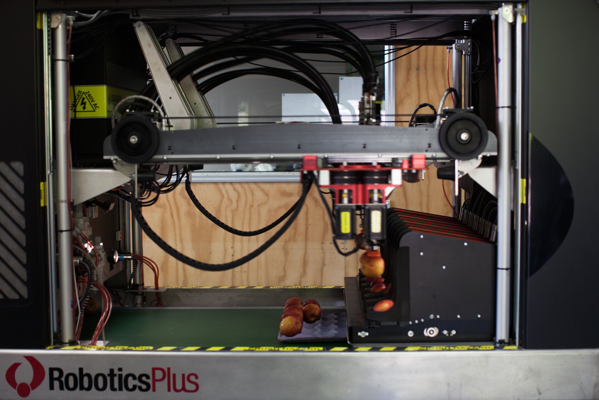 Robotic technology coming to orchards — Robotics Plus