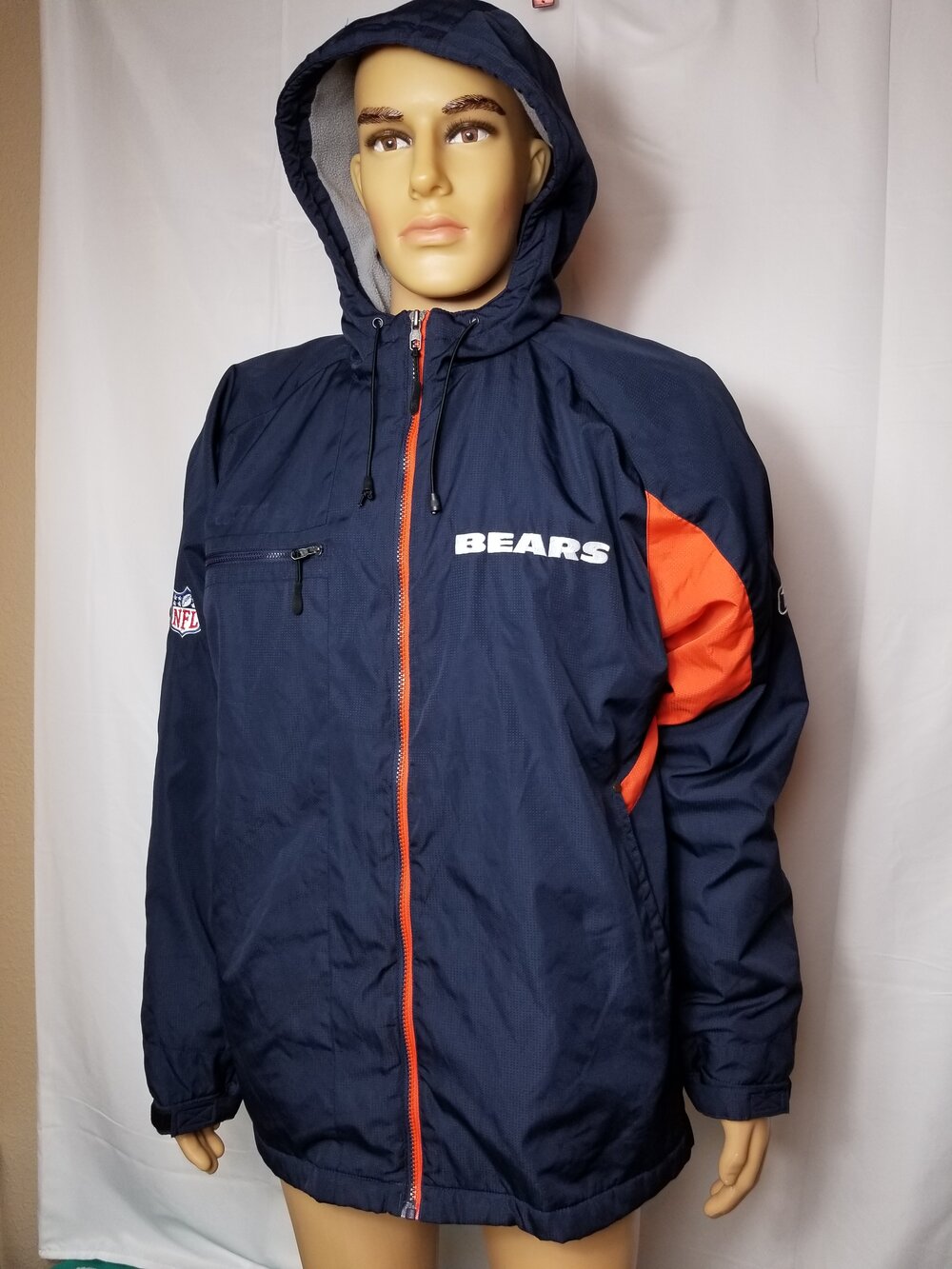 Vintage reebok on Field oversized mens small Chicago bears puffer jacket —  JtsHeroeShop