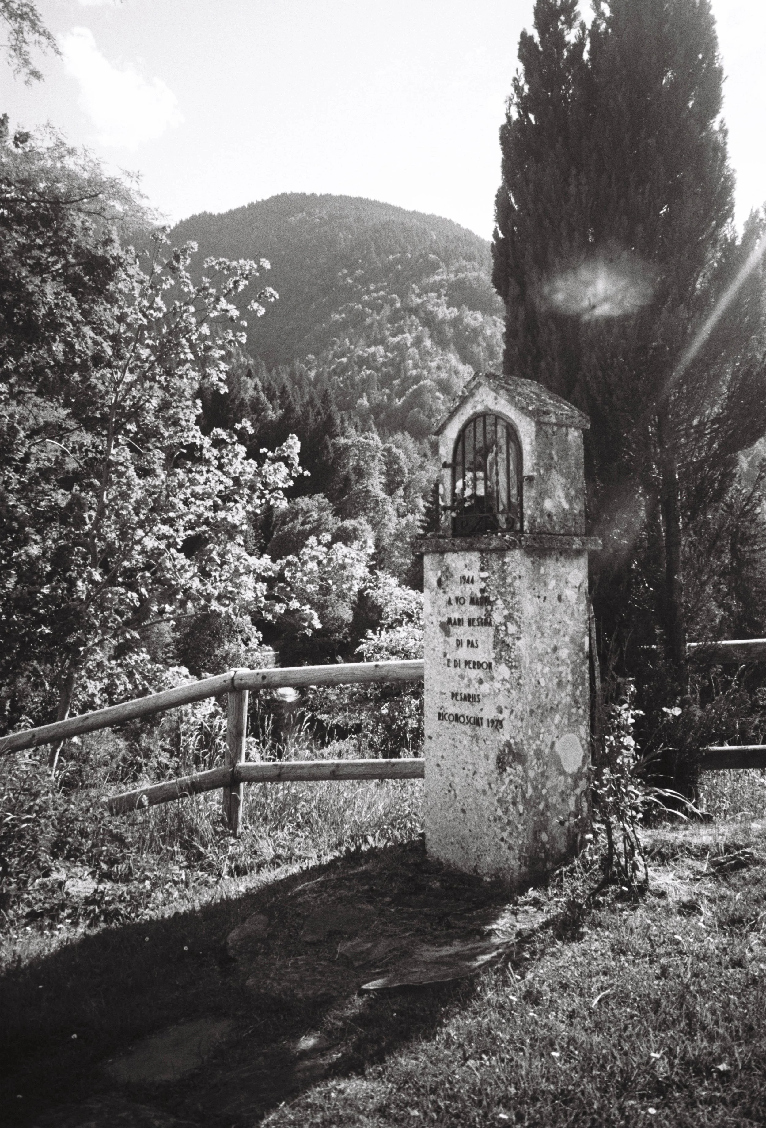 R1-06273-0006.jpg