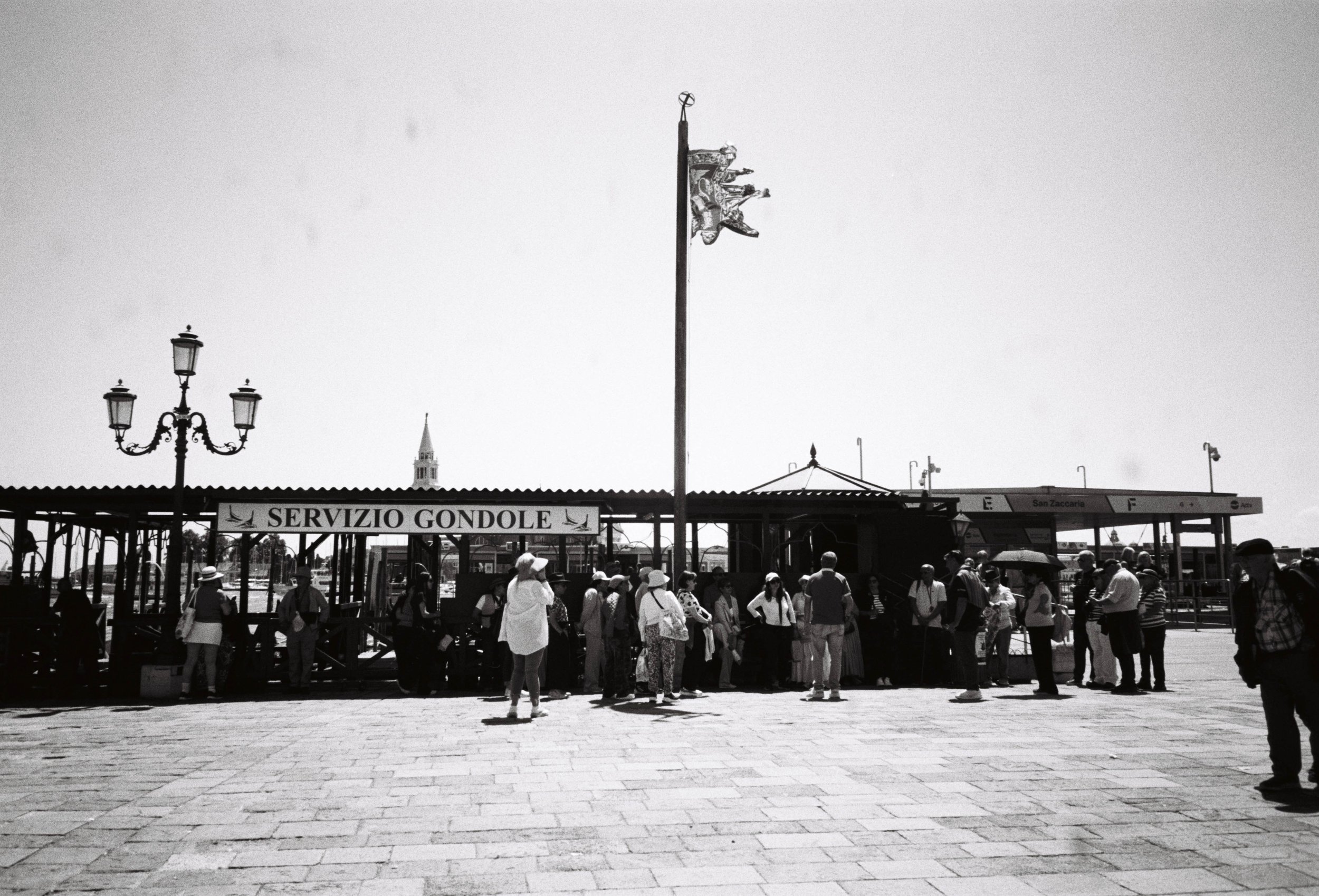 R1-06273-0033.jpg