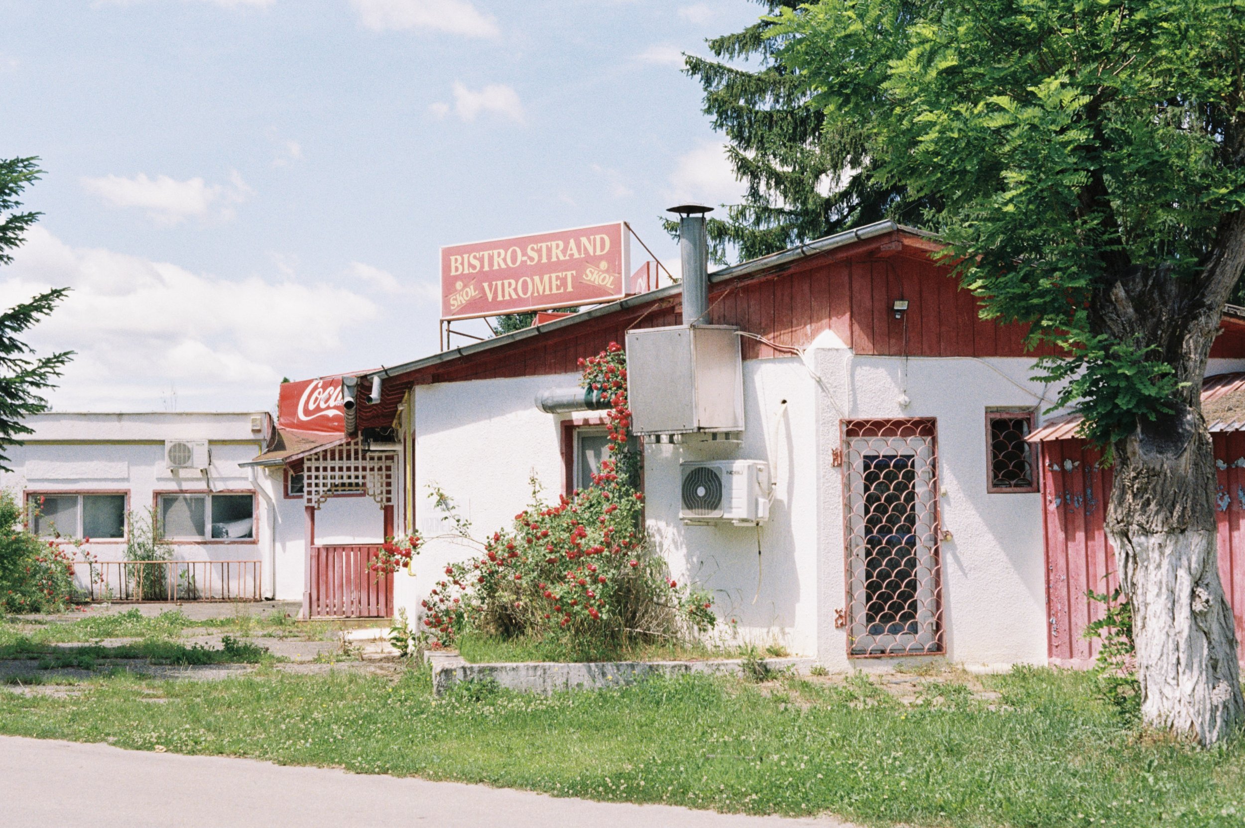 bistro far edited.jpg