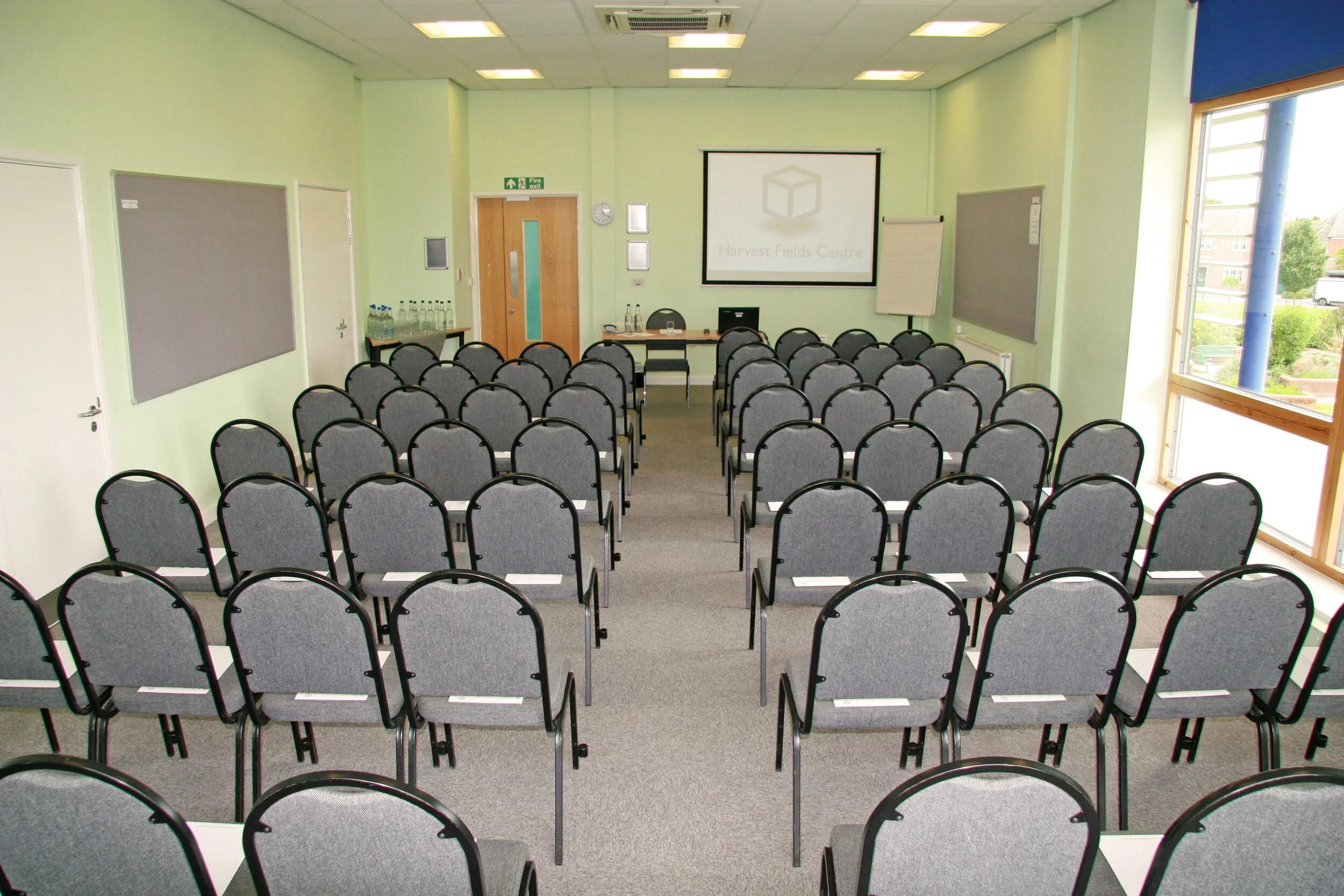 Room4theatreconfig.jpg