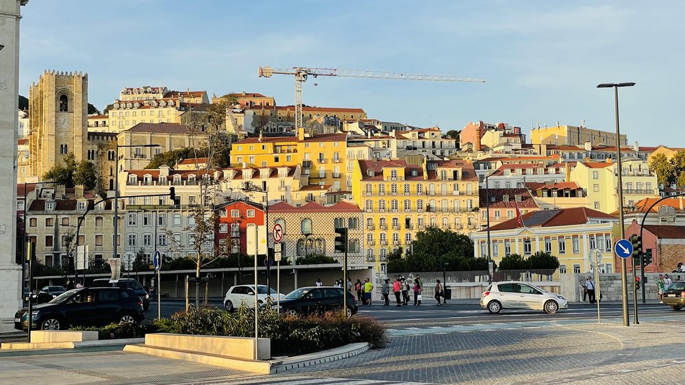 4 Lisbona con Cattedrale Sé.jpeg