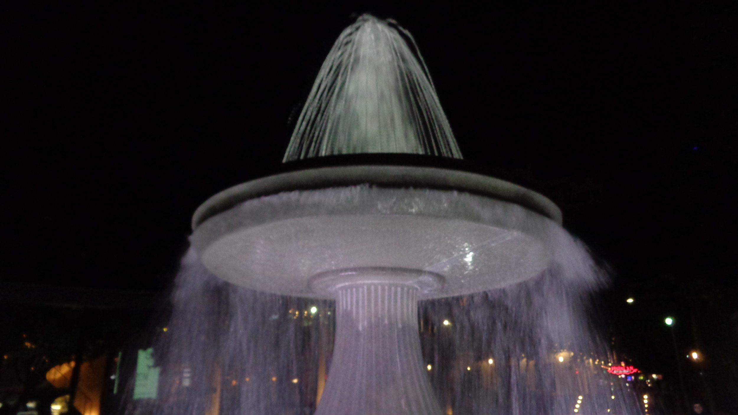 DSC00805 Fontana in Fountains Square Baku.JPG