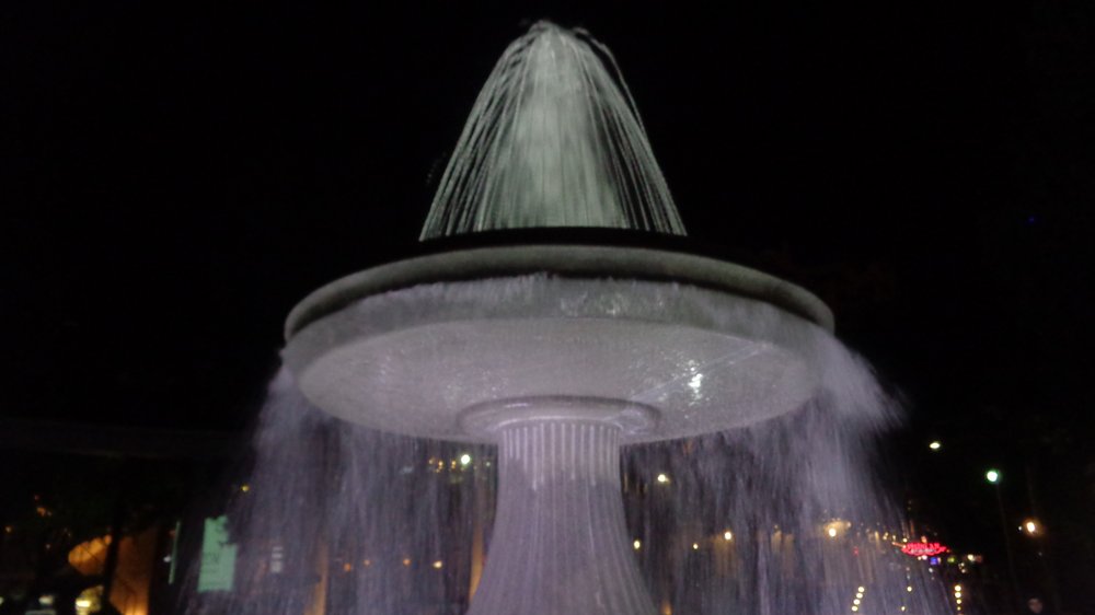 DSC00805 Fontana in Fountains Square Baku.JPG