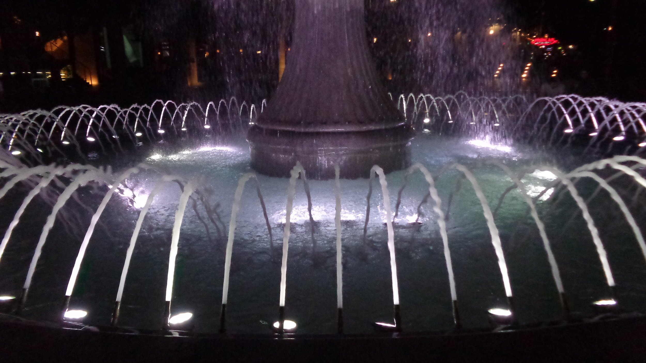 DSC00806 Fontana in Fountains Square Baku.JPG