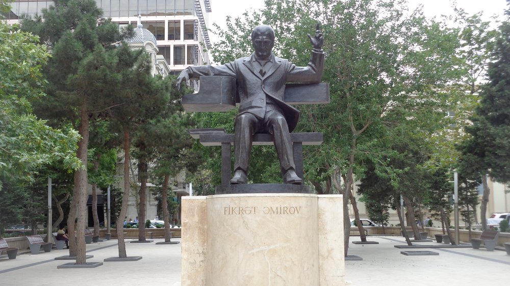 DSC00813 Statua a Baku.JPG