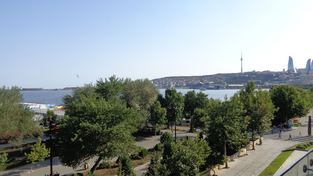 DSC00814 Baku vista dal Port Baku Mall.JPG