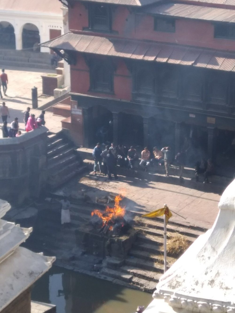 IMG_0141 Pira funeraria a Pashupatinath Temple, Kathmandu.JPG